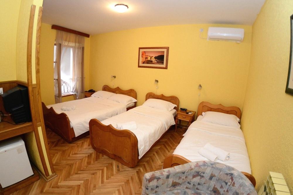 Hotel Marija Kotor Bagian luar foto