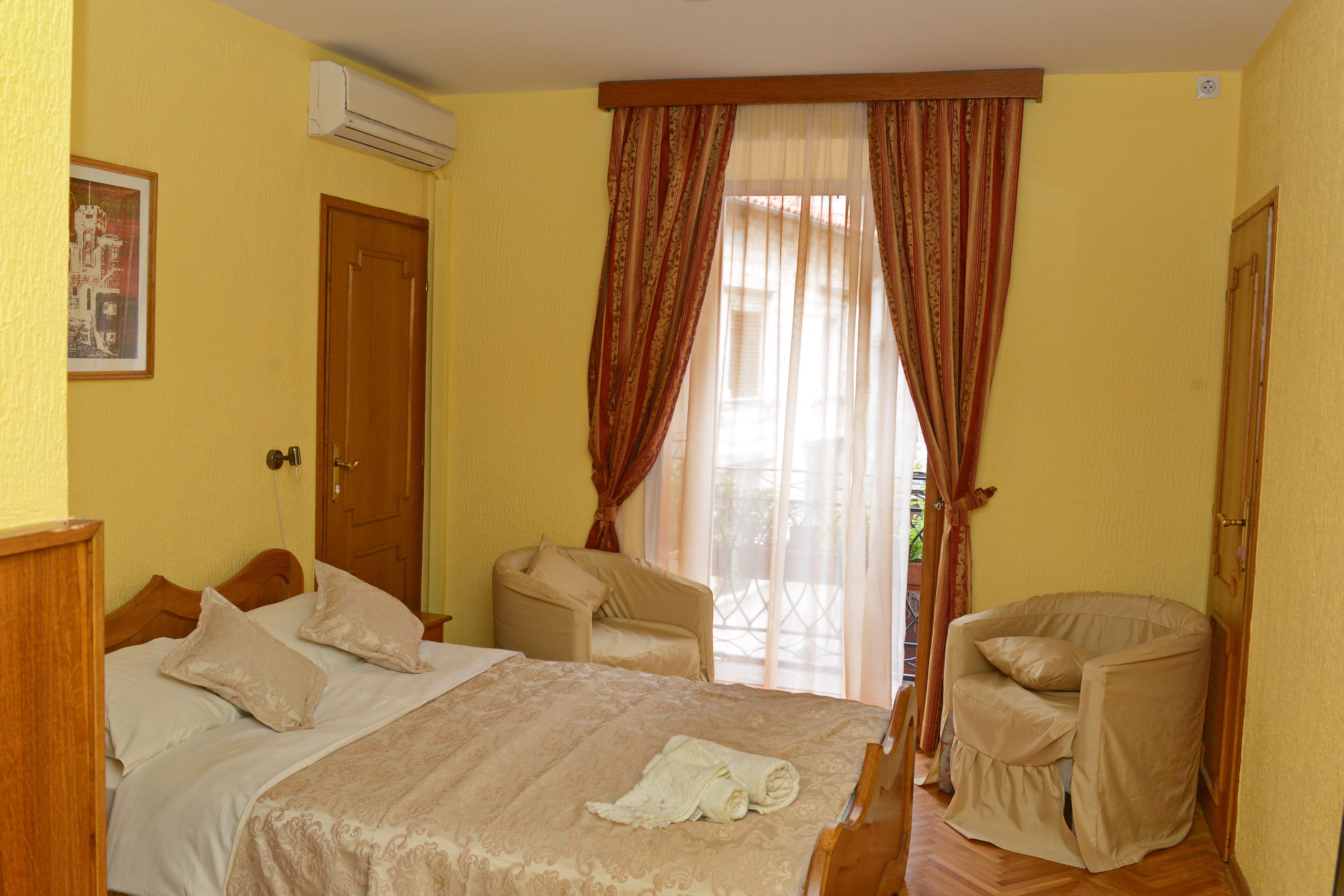 Hotel Marija Kotor Bagian luar foto