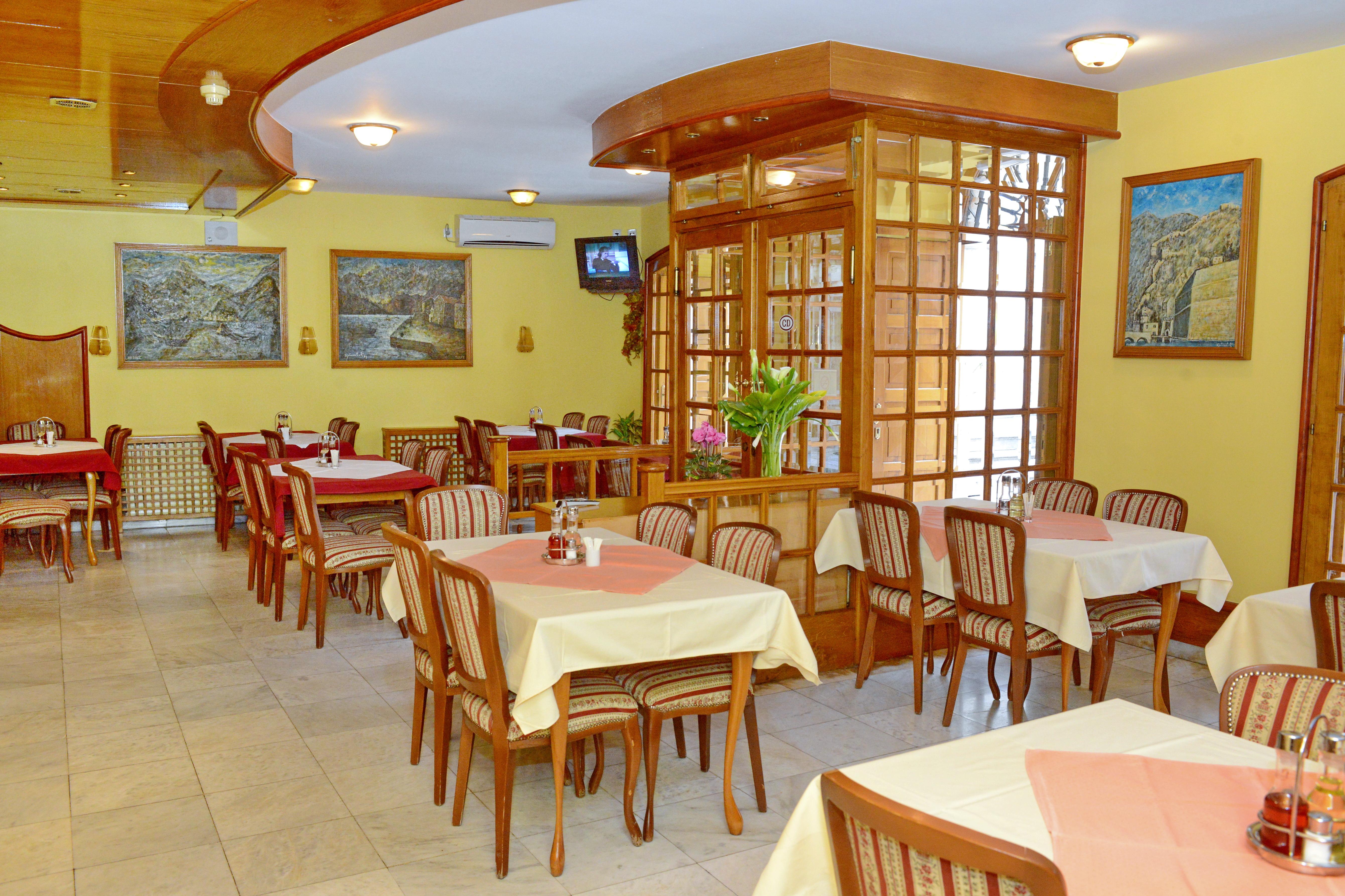 Hotel Marija Kotor Bagian luar foto