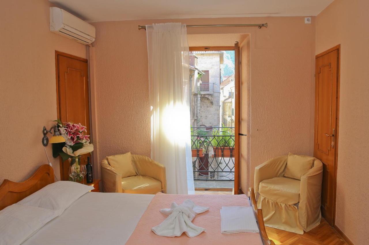 Hotel Marija Kotor Bagian luar foto
