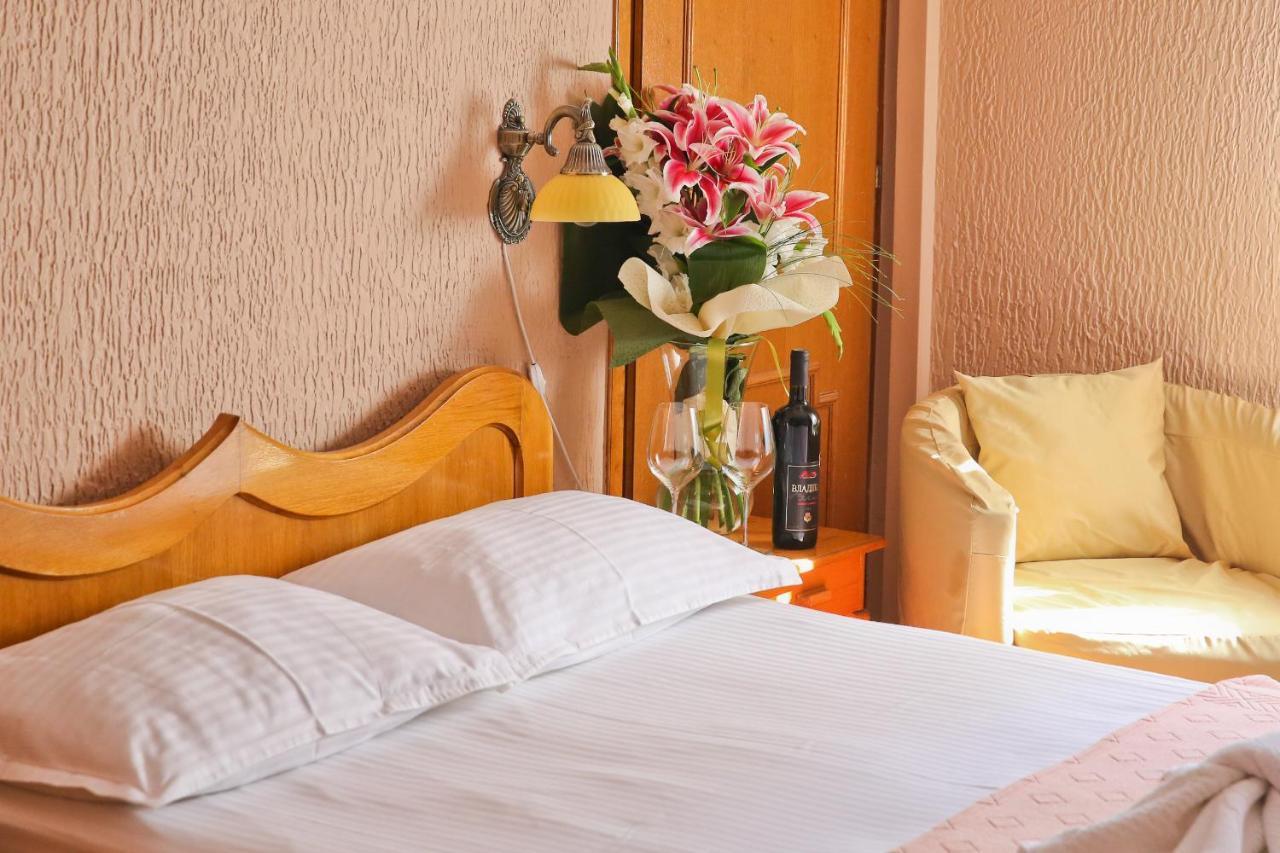Hotel Marija Kotor Bagian luar foto